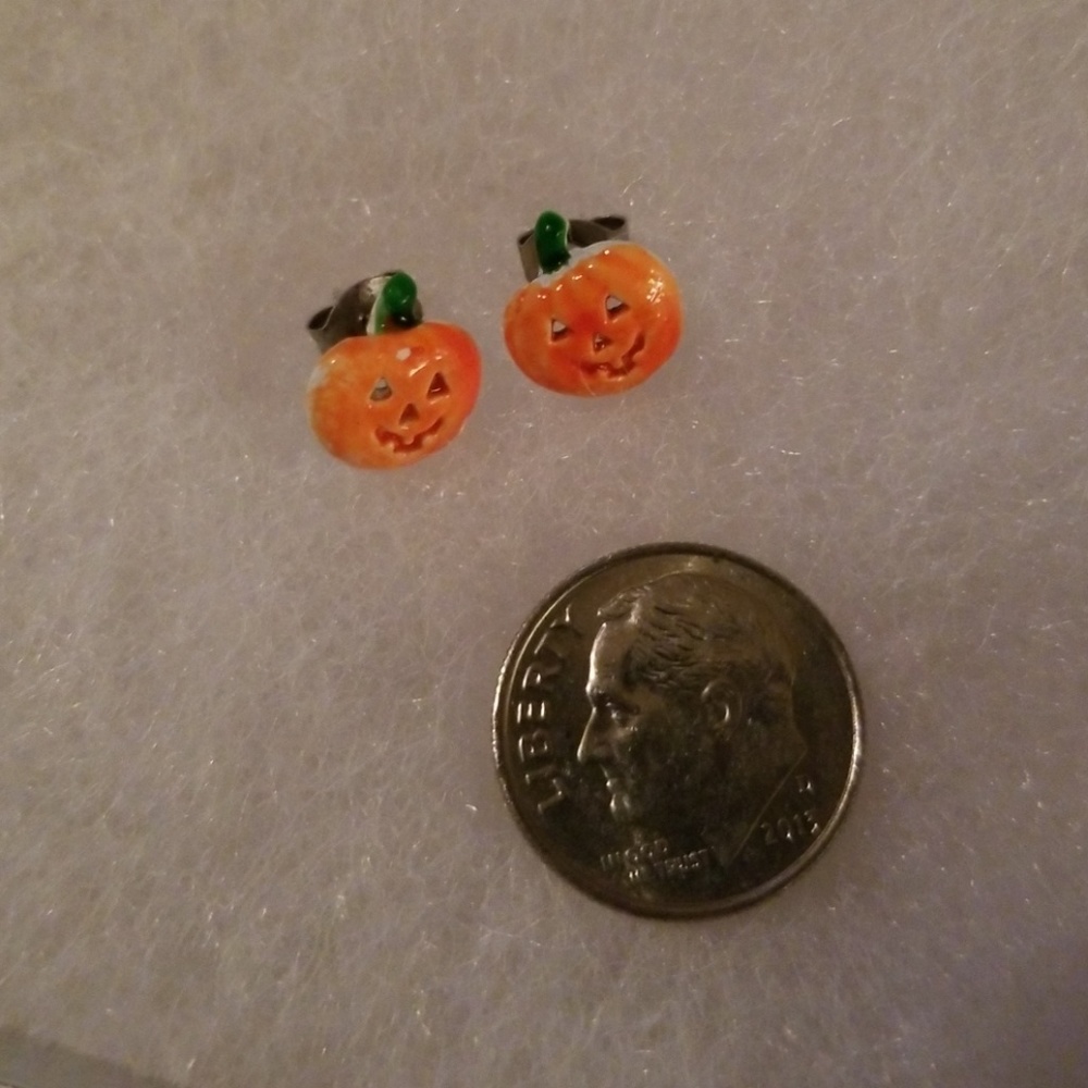 Pumpkin Stud Earrings